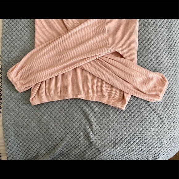 Fuzzy Sweater 🎀 - Picture 4 of 5